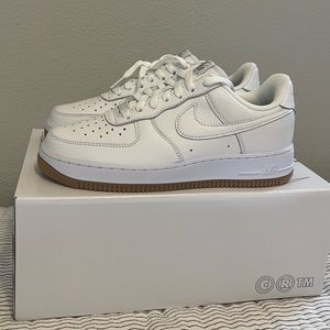 Nike Air Force One’s Women’s 7.5